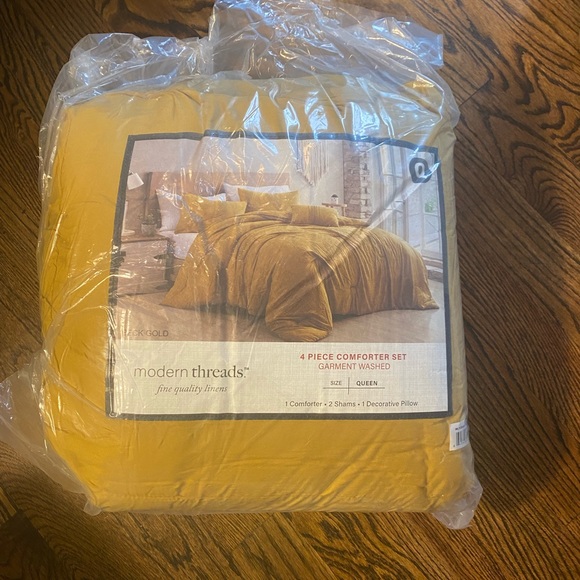 Mustard modern threads comforter size queen - Picture 3 of 3